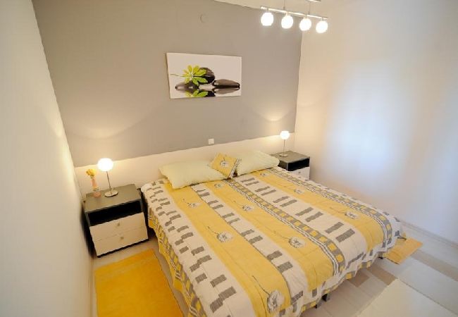 Апартаменты на Kali - Aпартамент в Кали c Вид на море, терраса, Спутниковое / кабельное телевидение, WIFI (4672-1) Апартаменты на Kali - Aпартамент в Кали c Вид на море, терраса, Спутниковое / кабельное телевидение, WIFI (4672-1)