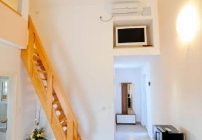 Апартаменты на Kali - Aпартамент в Кали c Вид на море, терраса, Спутниковое / кабельное телевидение, WIFI (4672-3) Апартаменты на Kali - Aпартамент в Кали c Вид на море, терраса, Спутниковое / кабельное телевидение, WIFI (4672-3)