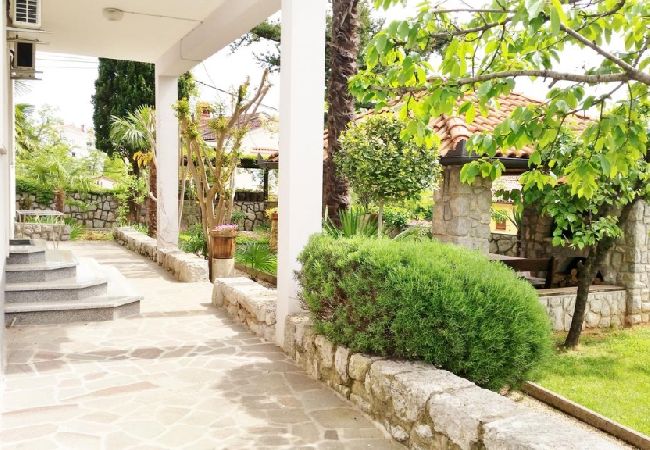 Квартира-студия на Icici - студио Апартамент в Ичићи c Спутниковое / кабельное телевидение, WIFI (4674-2) Квартира-студия на Icici - студио Апартамент в Ичићи c Спутниковое / кабельное телевидение, WIFI (4674-2)