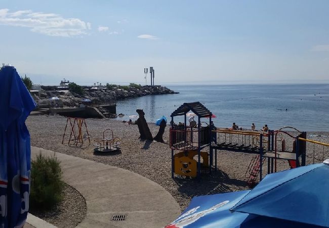 Квартира-студия на Icici - студио Апартамент в Ичићи c Спутниковое / кабельное телевидение, WIFI (4674-2) Квартира-студия на Icici - студио Апартамент в Ичићи c Спутниковое / кабельное телевидение, WIFI (4674-2)