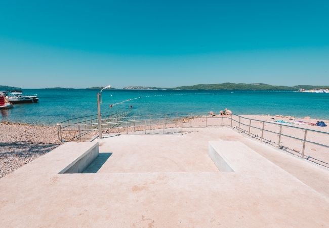 Апартаменты на Šibenik-Brodarica - Aпартамент в Brodarica c Вид на море, балкон, Спутниковое / кабельное телевидение, WIFI (4731-4) Апартаменты на Šibenik-Brodarica - Aпартамент в Brodarica c Вид на море, балкон, Спутниковое / кабельное телевидение, WIFI (4731-4)