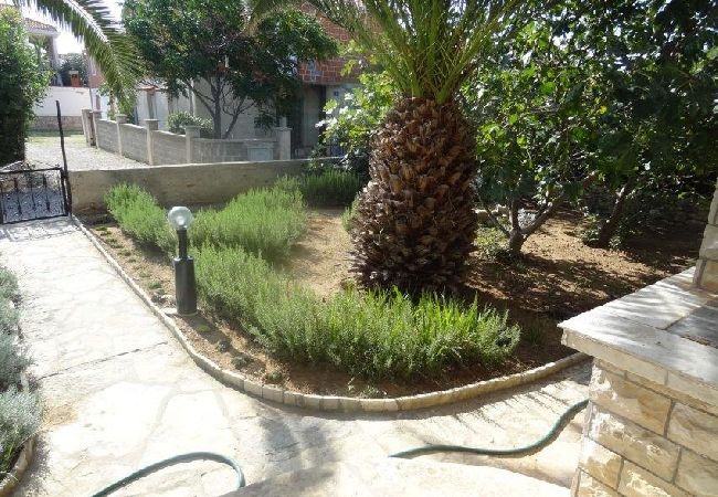 Апартаменты на Vir - Ferienwohnung in Vir mit Terrasse, Klimaanlage, W-LAN, Waschmaschine (4776-2) Апартаменты на Vir - Ferienwohnung in Vir mit Terrasse, Klimaanlage, W-LAN, Waschmaschine (4776-2)