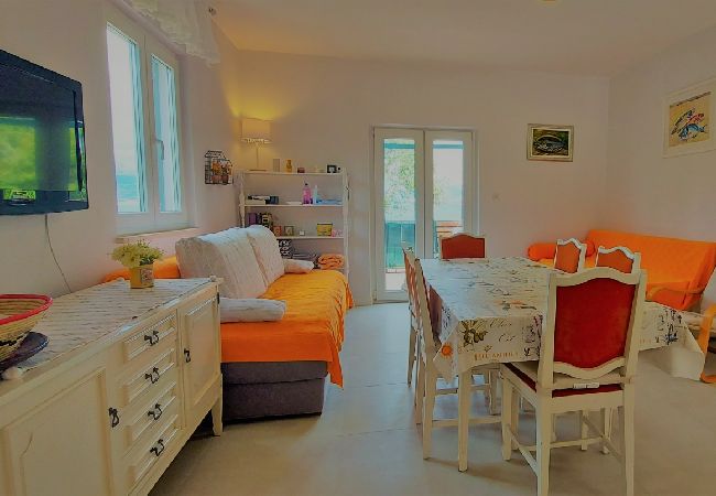 Апартаменты на Slatine - Aпартамент в Слатине c Вид на море, терраса, WIFI (4785-1) Апартаменты на Slatine - Aпартамент в Слатине c Вид на море, терраса, WIFI (4785-1)