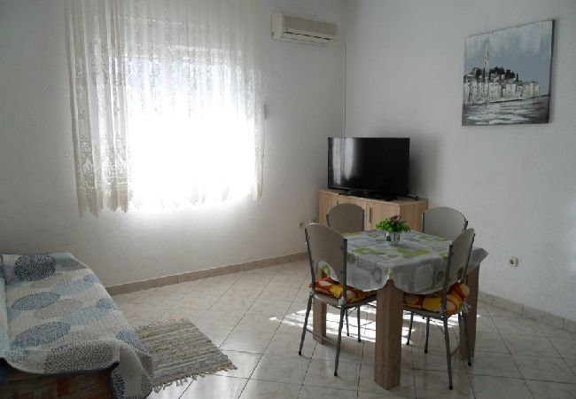 Апартаменты на Okrug Gornji - Aпартамент в Округ Горњи c Вид на море, балкон, Спутниковое / кабельное телевидение, WIFI (4790-1) Апартаменты на Okrug Gornji - Aпартамент в Округ Горњи c Вид на море, балкон, Спутниковое / кабельное телевидение, WIFI (4790-1)