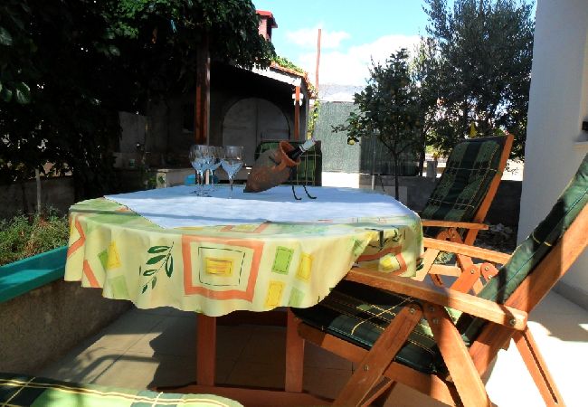 Апартаменты на Okrug Gornji - Aпартамент в Округ Горњи c Вид на море, терраса, Спутниковое / кабельное телевидение, WIFI (4790-2) Апартаменты на Okrug Gornji - Aпартамент в Округ Горњи c Вид на море, терраса, Спутниковое / кабельное телевидение, WIFI (4790-2)