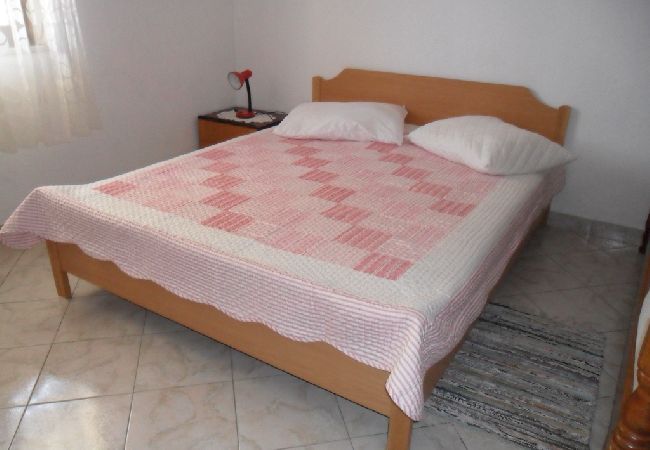 Апартаменты на Okrug Gornji - Aпартамент в Округ Горњи c Вид на море, терраса, Спутниковое / кабельное телевидение, WIFI (4790-2) Апартаменты на Okrug Gornji - Aпартамент в Округ Горњи c Вид на море, терраса, Спутниковое / кабельное телевидение, WIFI (4790-2)