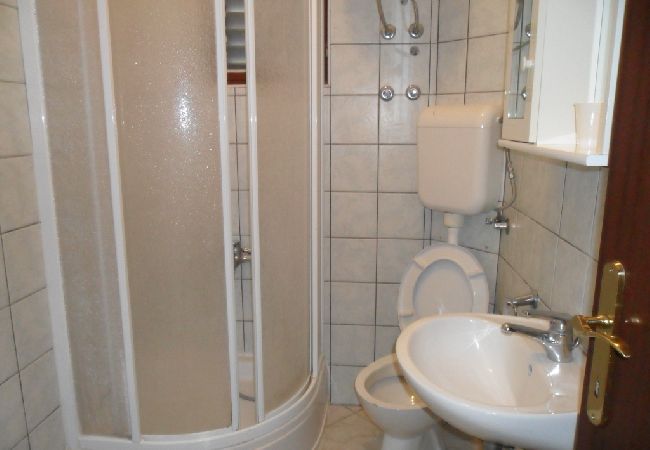 Апартаменты на Okrug Gornji - Aпартамент в Округ Горњи c Вид на море, терраса, Спутниковое / кабельное телевидение, WIFI (4790-2) Апартаменты на Okrug Gornji - Aпартамент в Округ Горњи c Вид на море, терраса, Спутниковое / кабельное телевидение, WIFI (4790-2)