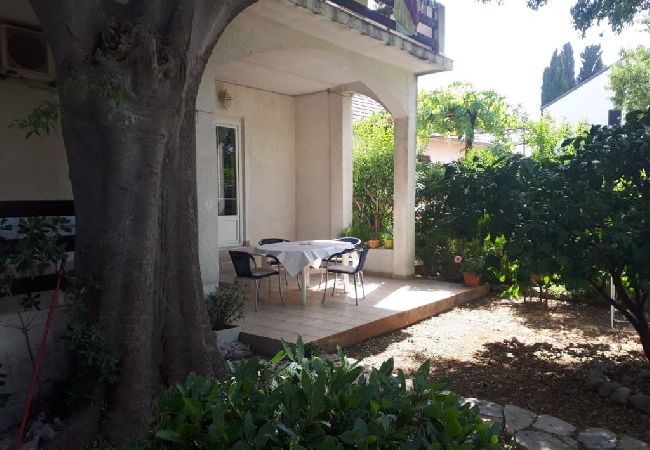 Апартаменты на Biograd na moru - Aпартамент в Биоград-на-Мору c терраса, Спутниковое / кабельное телевидение, WIFI (4801-1) Апартаменты на Biograd na moru - Aпартамент в Биоград-на-Мору c терраса, Спутниковое / кабельное телевидение, WIFI (4801-1)