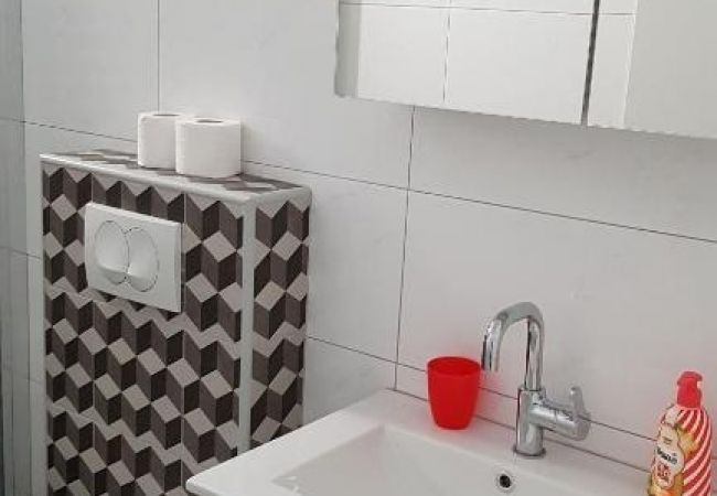 Апартаменты на Biograd na moru - Aпартамент в Биоград-на-Мору c терраса, Спутниковое / кабельное телевидение, WIFI (4805-1) Апартаменты на Biograd na moru - Aпартамент в Биоград-на-Мору c терраса, Спутниковое / кабельное телевидение, WIFI (4805-1)