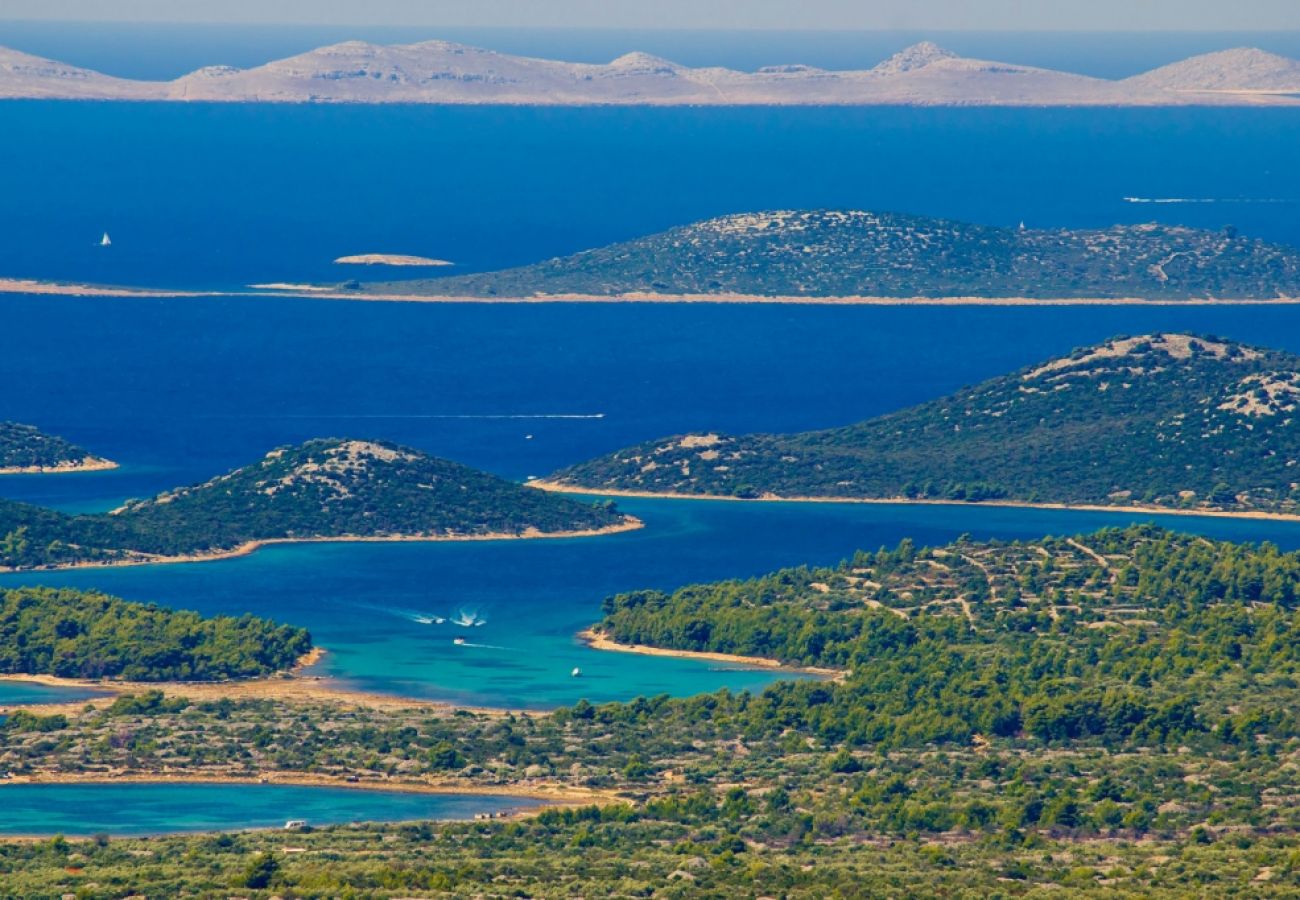 Апартаменты на Biograd na moru - Aпартамент в Биоград-на-Мору c терраса, Спутниковое / кабельное телевидение, WIFI (4805-1)