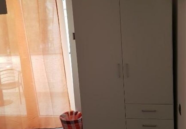 Квартира-студия на Biograd na moru - студио Апартамент в Биоград-на-Мору c терраса, Спутниковое / кабельное телевидение, WIFI (4805-7) Квартира-студия на Biograd na moru - студио Апартамент в Биоград-на-Мору c терраса, Спутниковое / кабельное телевидение, WIFI (4805-7)