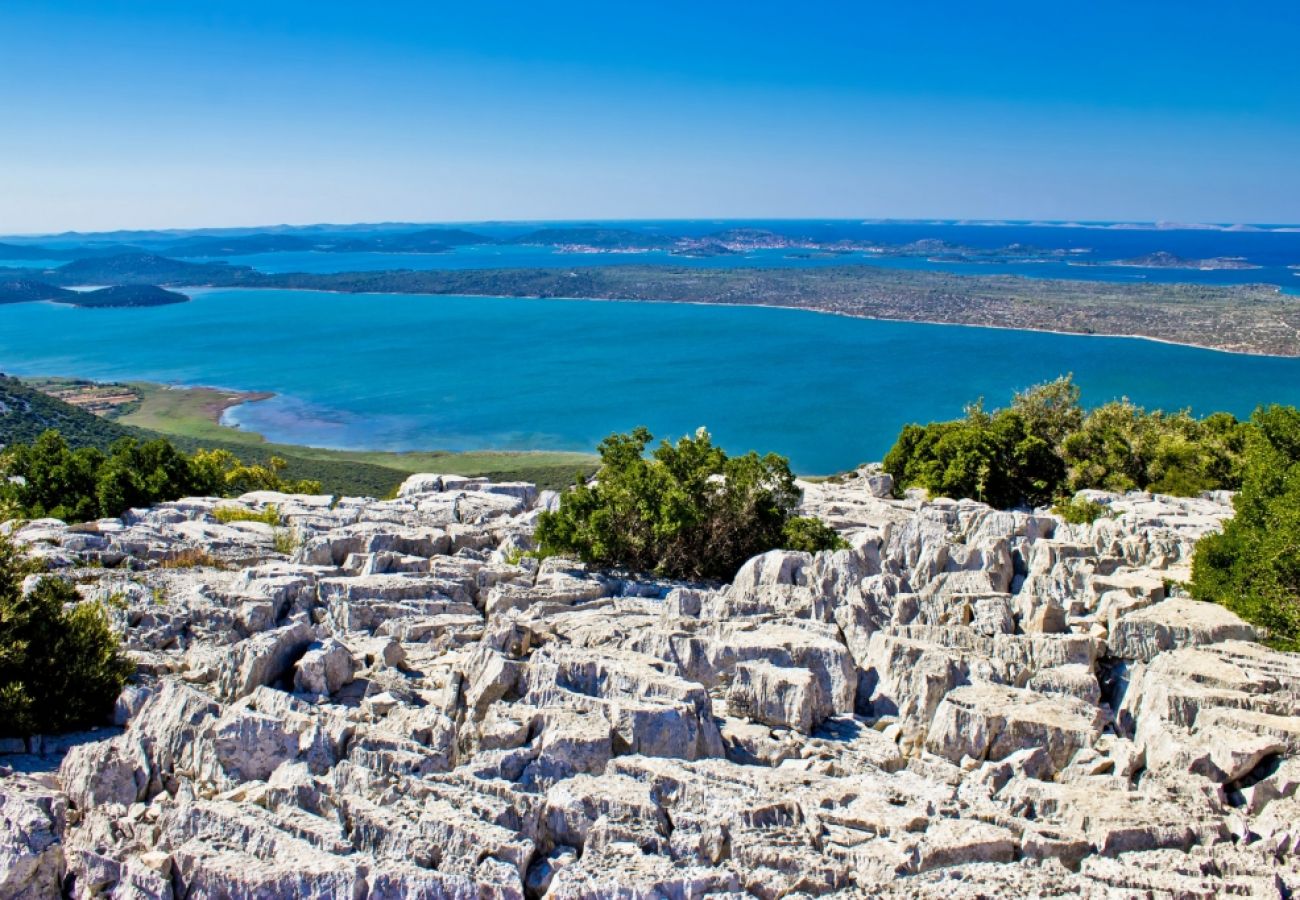 Квартира-студия на Biograd na moru - студио Апартамент в Биоград-на-Мору c Вид на море, терраса, Спутниковое / кабельное телевидение, WIFI (4805-8)