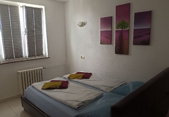 Апартаменты на Biograd na moru - Aпартамент в Биоград-на-Мору c терраса, Спутниковое / кабельное телевидение, WIFI, инвалидности (4818-2) Апартаменты на Biograd na moru - Aпартамент в Биоград-на-Мору c терраса, Спутниковое / кабельное телевидение, WIFI, инвалидности (4818-2)