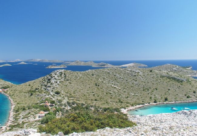 Квартира-студия на Biograd na moru - студио Апартамент в Биоград-на-Мору c Вид на море, терраса, Спутниковое / кабельное телевидение, WIFI (4818-5) Квартира-студия на Biograd na moru - студио Апартамент в Биоград-на-Мору c Вид на море, терраса, Спутниковое / кабельное телевидение, WIFI (4818-5)