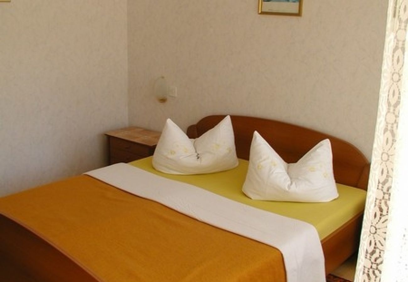 Rent by room на Vodice - Комната в Водице c терраса, Спутниковое / кабельное телевидение, WIFI (4826-2)