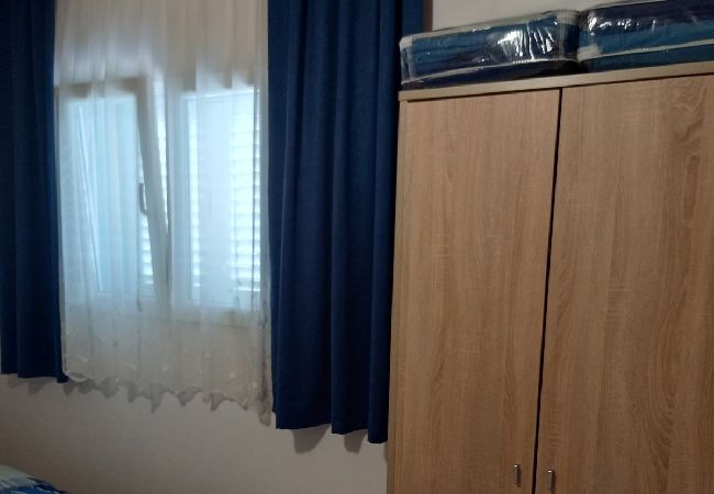 Апартаменты на Nerezine - Aпартамент в Нерезине c терраса, Спутниковое / кабельное телевидение, WIFI, Балкон / Терраса (4827-3) Апартаменты на Nerezine - Aпартамент в Нерезине c терраса, Спутниковое / кабельное телевидение, WIFI, Балкон / Терраса (4827-3)