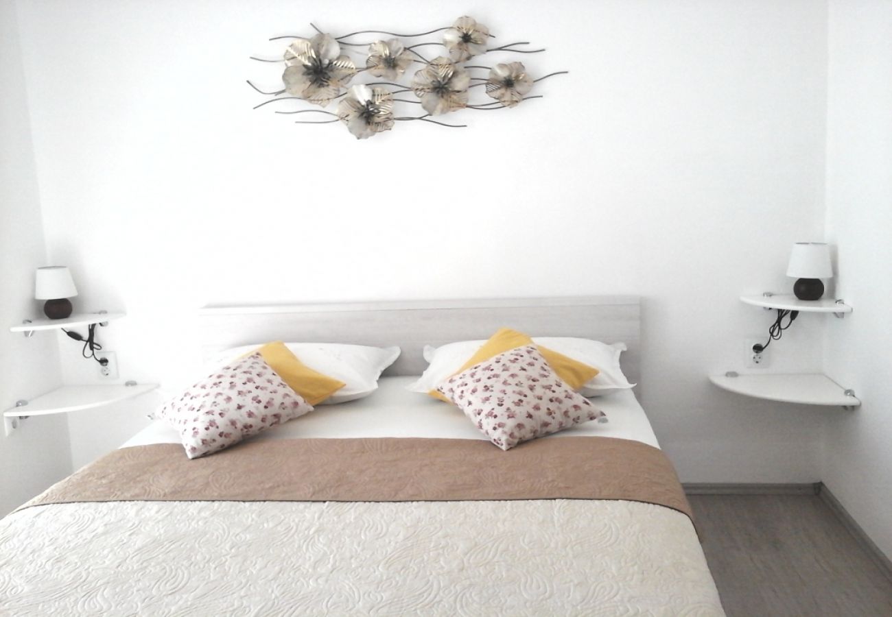 Rent by room на Hvar - Zimmer in Hvar-Stadt mit Meerblick, Balkon, Klimaanlage, W-LAN (4858-2)