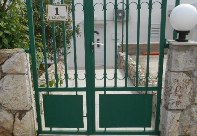 Квартира-студия на Hvar - студио Апартамент в Хвар c терраса, Спутниковое / кабельное телевидение, WIFI (4858-4) Квартира-студия на Hvar - студио Апартамент в Хвар c терраса, Спутниковое / кабельное телевидение, WIFI (4858-4)