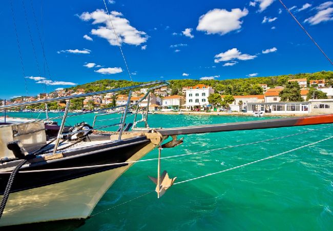 Апартаменты на Tisno - Aпартамент в Тисно c Вид на море, балкон, Спутниковое / кабельное телевидение, WIFI (4874-4) Апартаменты на Tisno - Aпартамент в Тисно c Вид на море, балкон, Спутниковое / кабельное телевидение, WIFI (4874-4)