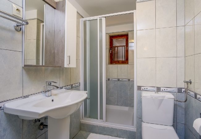 Апартаменты на Mali Lošinj - Aпартамент в Мали-Лошинь c Вид на море, балкон, Спутниковое / кабельное телевидение, WIFI (4896-3) Апартаменты на Mali Lošinj - Aпартамент в Мали-Лошинь c Вид на море, балкон, Спутниковое / кабельное телевидение, WIFI (4896-3)