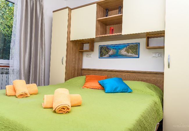 Апартаменты на Mali Lošinj - Aпартамент в Мали-Лошинь c Вид на море, балкон, Спутниковое / кабельное телевидение, WIFI (4896-2) Апартаменты на Mali Lošinj - Aпартамент в Мали-Лошинь c Вид на море, балкон, Спутниковое / кабельное телевидение, WIFI (4896-2)