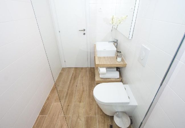 Апартаменты на Vodice - Aпартамент в Водице c терраса, Спутниковое / кабельное телевидение, WIFI, инвалидности (4932-3) Апартаменты на Vodice - Aпартамент в Водице c терраса, Спутниковое / кабельное телевидение, WIFI, инвалидности (4932-3)