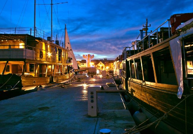 Апартаменты на Vodice - Aпартамент в Водице c терраса, Спутниковое / кабельное телевидение, WIFI, инвалидности (4932-3) Апартаменты на Vodice - Aпартамент в Водице c терраса, Спутниковое / кабельное телевидение, WIFI, инвалидности (4932-3)