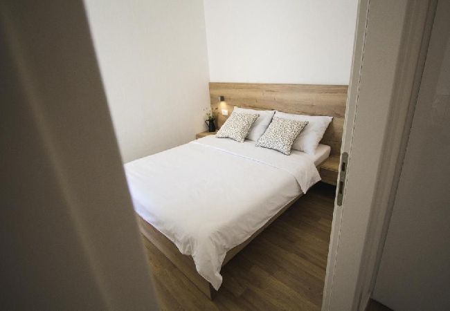 Апартаменты на Vodice - Aпартамент в Водице c терраса, Спутниковое / кабельное телевидение, WIFI, инвалидности (4932-1) Апартаменты на Vodice - Aпартамент в Водице c терраса, Спутниковое / кабельное телевидение, WIFI, инвалидности (4932-1)