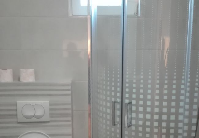 Апартаменты на Šibenik-Brodarica - Aпартамент в Brodarica c Вид на море, балкон, Спутниковое / кабельное телевидение, WIFI (4731-5) Апартаменты на Šibenik-Brodarica - Aпартамент в Brodarica c Вид на море, балкон, Спутниковое / кабельное телевидение, WIFI (4731-5)