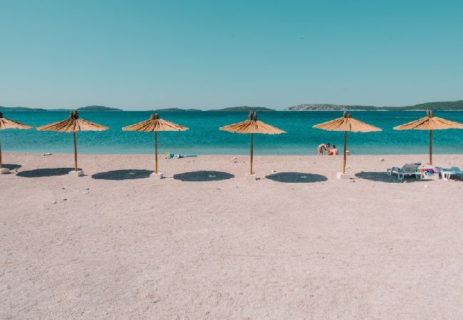 Апартаменты на Šibenik-Brodarica - Aпартамент в Brodarica c Вид на море, балкон, Спутниковое / кабельное телевидение, WIFI (4731-5) Апартаменты на Šibenik-Brodarica - Aпартамент в Brodarica c Вид на море, балкон, Спутниковое / кабельное телевидение, WIFI (4731-5)