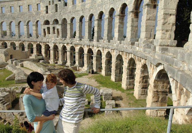 Апартаменты на Štinjan - Aпартамент в Štinjan c Вид на море, терраса, Спутниковое / кабельное телевидение, WIFI (5018-1) Апартаменты на Štinjan - Aпартамент в Štinjan c Вид на море, терраса, Спутниковое / кабельное телевидение, WIFI (5018-1)