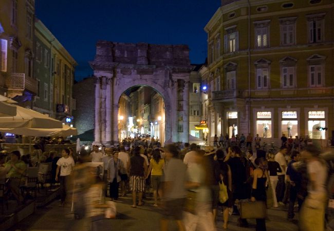 Апартаменты на Štinjan - Aпартамент в Štinjan c Вид на море, терраса, Спутниковое / кабельное телевидение, WIFI (5018-1) Апартаменты на Štinjan - Aпартамент в Štinjan c Вид на море, терраса, Спутниковое / кабельное телевидение, WIFI (5018-1)