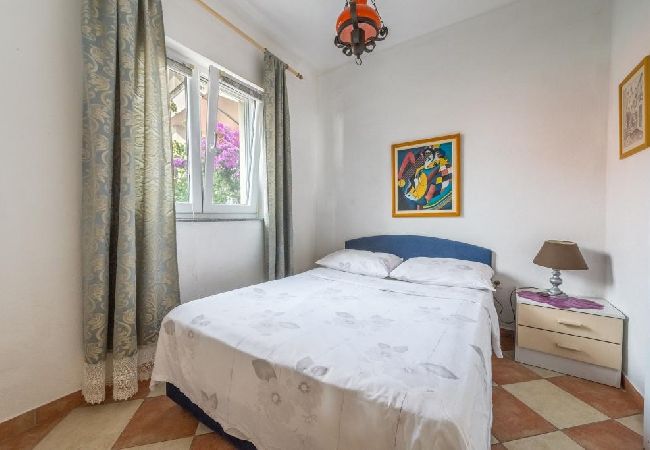 Апартаменты на Okrug Gornji - Aпартамент в Округ Горњи c Вид на море, терраса, Спутниковое / кабельное телевидение, WIFI (5046-2) Апартаменты на Okrug Gornji - Aпартамент в Округ Горњи c Вид на море, терраса, Спутниковое / кабельное телевидение, WIFI (5046-2)