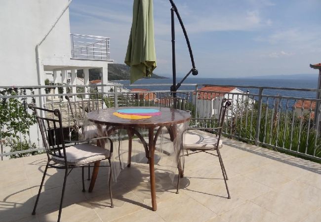 Апартаменты на Okrug Gornji - Aпартамент в Округ Горњи c Вид на море, терраса, Спутниковое / кабельное телевидение, WIFI (5046-2) Апартаменты на Okrug Gornji - Aпартамент в Округ Горњи c Вид на море, терраса, Спутниковое / кабельное телевидение, WIFI (5046-2)