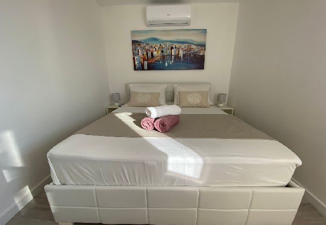 Апартаменты на Okrug Gornji - Aпартамент в Округ Горњи c балкон, Спутниковое / кабельное телевидение, WIFI, инвалидности (5048-1) Апартаменты на Okrug Gornji - Aпартамент в Округ Горњи c балкон, Спутниковое / кабельное телевидение, WIFI, инвалидности (5048-1)