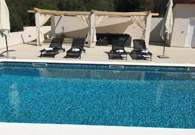 Апартаменты на Okrug Gornji - Aпартамент в Округ Горњи c балкон, Спутниковое / кабельное телевидение, WIFI, инвалидности (5048-1) Апартаменты на Okrug Gornji - Aпартамент в Округ Горњи c балкон, Спутниковое / кабельное телевидение, WIFI, инвалидности (5048-1)