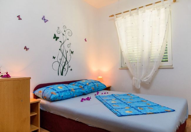 Апартаменты на Okrug Gornji - Aпартамент в Округ Горњи c Вид на море, балкон, Спутниковое / кабельное телевидение, WIFI (5049-2) Апартаменты на Okrug Gornji - Aпартамент в Округ Горњи c Вид на море, балкон, Спутниковое / кабельное телевидение, WIFI (5049-2)