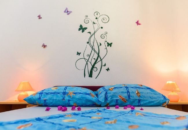 Апартаменты на Okrug Gornji - Aпартамент в Округ Горњи c Вид на море, балкон, Спутниковое / кабельное телевидение, WIFI (5049-2) Апартаменты на Okrug Gornji - Aпартамент в Округ Горњи c Вид на море, балкон, Спутниковое / кабельное телевидение, WIFI (5049-2)