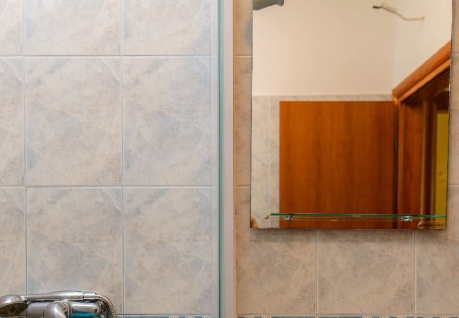 Апартаменты на Okrug Gornji - Aпартамент в Округ Горњи c Вид на море, балкон, Спутниковое / кабельное телевидение, WIFI (5049-2) Апартаменты на Okrug Gornji - Aпартамент в Округ Горњи c Вид на море, балкон, Спутниковое / кабельное телевидение, WIFI (5049-2)