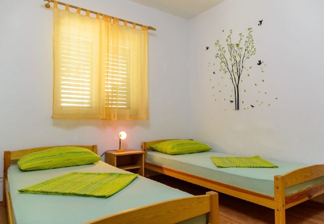 Апартаменты на Okrug Gornji - Aпартамент в Округ Горњи c Вид на море, балкон, Спутниковое / кабельное телевидение, WIFI (5049-2) Апартаменты на Okrug Gornji - Aпартамент в Округ Горњи c Вид на море, балкон, Спутниковое / кабельное телевидение, WIFI (5049-2)