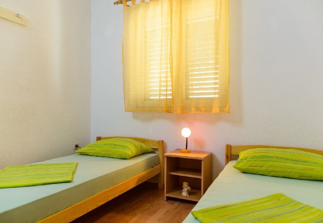 Апартаменты на Okrug Gornji - Aпартамент в Округ Горњи c Вид на море, балкон, Спутниковое / кабельное телевидение, WIFI (5049-2) Апартаменты на Okrug Gornji - Aпартамент в Округ Горњи c Вид на море, балкон, Спутниковое / кабельное телевидение, WIFI (5049-2)