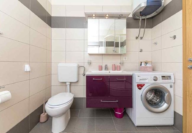 Апартаменты на Okrug Gornji - Aпартамент в Округ Горњи c Вид на море, терраса, Спутниковое / кабельное телевидение, WIFI (5051-2) Апартаменты на Okrug Gornji - Aпартамент в Округ Горњи c Вид на море, терраса, Спутниковое / кабельное телевидение, WIFI (5051-2)