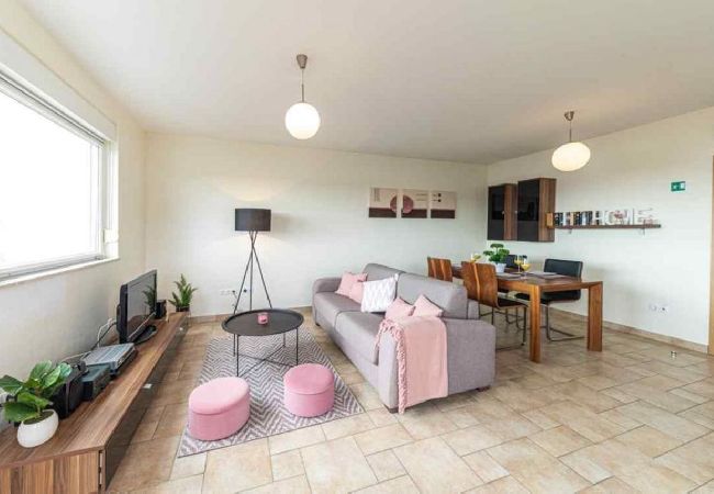 Апартаменты на Okrug Gornji - Aпартамент в Округ Горњи c Вид на море, терраса, Спутниковое / кабельное телевидение, WIFI (5051-2) Апартаменты на Okrug Gornji - Aпартамент в Округ Горњи c Вид на море, терраса, Спутниковое / кабельное телевидение, WIFI (5051-2)