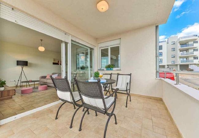 Апартаменты на Okrug Gornji - Aпартамент в Округ Горњи c Вид на море, терраса, Спутниковое / кабельное телевидение, WIFI (5051-2) Апартаменты на Okrug Gornji - Aпартамент в Округ Горњи c Вид на море, терраса, Спутниковое / кабельное телевидение, WIFI (5051-2)