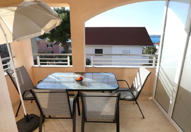 Апартаменты на Okrug Gornji - Aпартамент в Округ Горњи c Вид на море, терраса, Спутниковое / кабельное телевидение, WIFI (5059-2) Апартаменты на Okrug Gornji - Aпартамент в Округ Горњи c Вид на море, терраса, Спутниковое / кабельное телевидение, WIFI (5059-2)