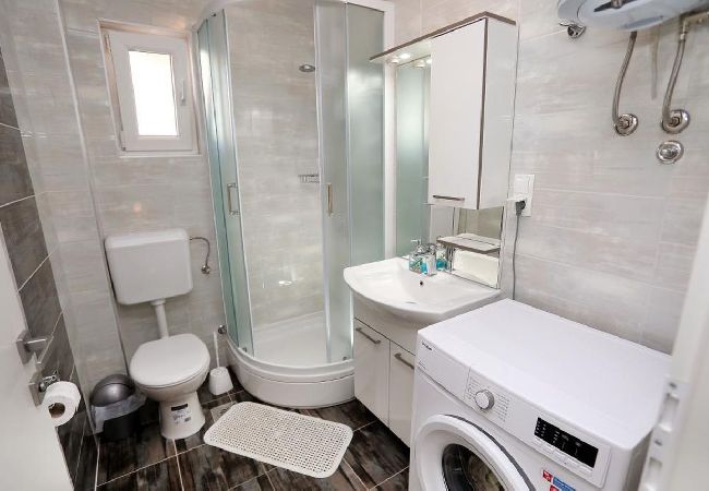 Апартаменты на Okrug Gornji - Aпартамент в Округ Горњи c Вид на море, терраса, Спутниковое / кабельное телевидение, WIFI (5059-2) Апартаменты на Okrug Gornji - Aпартамент в Округ Горњи c Вид на море, терраса, Спутниковое / кабельное телевидение, WIFI (5059-2)