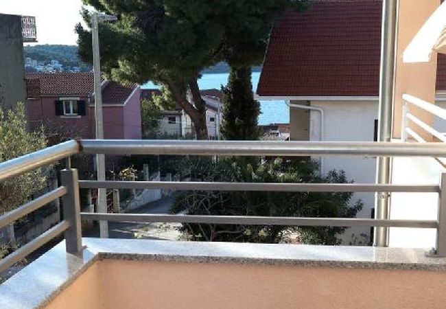 Апартаменты на Okrug Gornji - Aпартамент в Округ Горњи c Вид на море, терраса, Спутниковое / кабельное телевидение, WIFI (5059-2) Апартаменты на Okrug Gornji - Aпартамент в Округ Горњи c Вид на море, терраса, Спутниковое / кабельное телевидение, WIFI (5059-2)