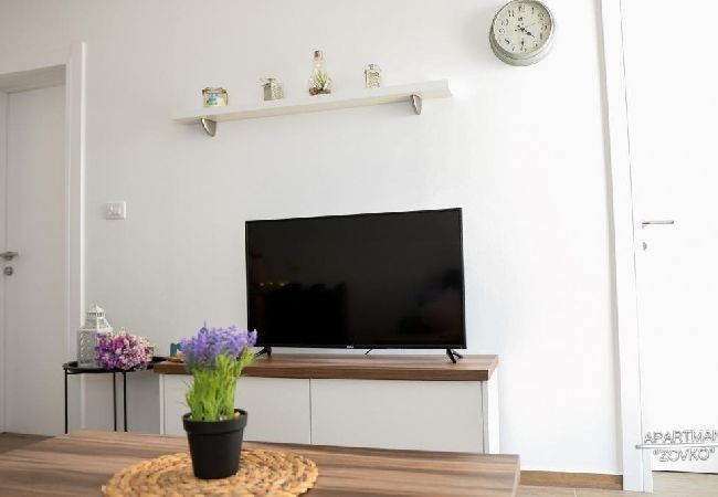 Апартаменты на Okrug Gornji - Aпартамент в Округ Горњи c терраса, Спутниковое / кабельное телевидение, WIFI, Балкон / Терраса (5070-1) Апартаменты на Okrug Gornji - Aпартамент в Округ Горњи c терраса, Спутниковое / кабельное телевидение, WIFI, Балкон / Терраса (5070-1)