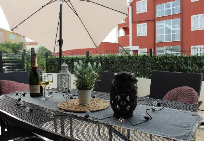 Апартаменты на Okrug Gornji - Aпартамент в Округ Горњи c терраса, Спутниковое / кабельное телевидение, WIFI, Балкон / Терраса (5070-1) Апартаменты на Okrug Gornji - Aпартамент в Округ Горњи c терраса, Спутниковое / кабельное телевидение, WIFI, Балкон / Терраса (5070-1)