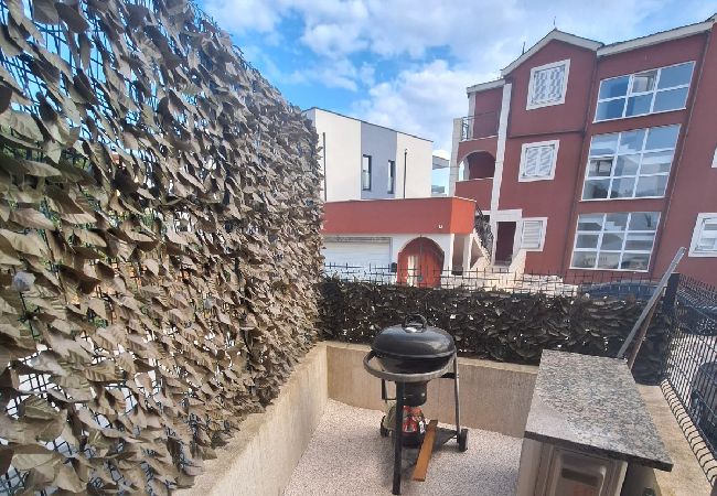 Апартаменты на Okrug Gornji - Aпартамент в Округ Горњи c терраса, Спутниковое / кабельное телевидение, WIFI, Балкон / Терраса (5070-1) Апартаменты на Okrug Gornji - Aпартамент в Округ Горњи c терраса, Спутниковое / кабельное телевидение, WIFI, Балкон / Терраса (5070-1)